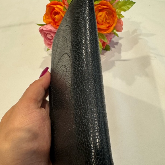 CHANEL Black Wallet - Picture 14 of 16